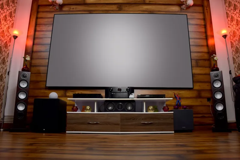How AV Pros Actually Set Up a Living Room Sound System for Under $500